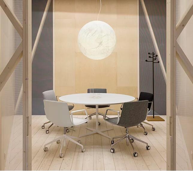 开云（中国） - 桌几|餐桌|办公家具|设计师家具|Eolo 洽谈桌/餐桌